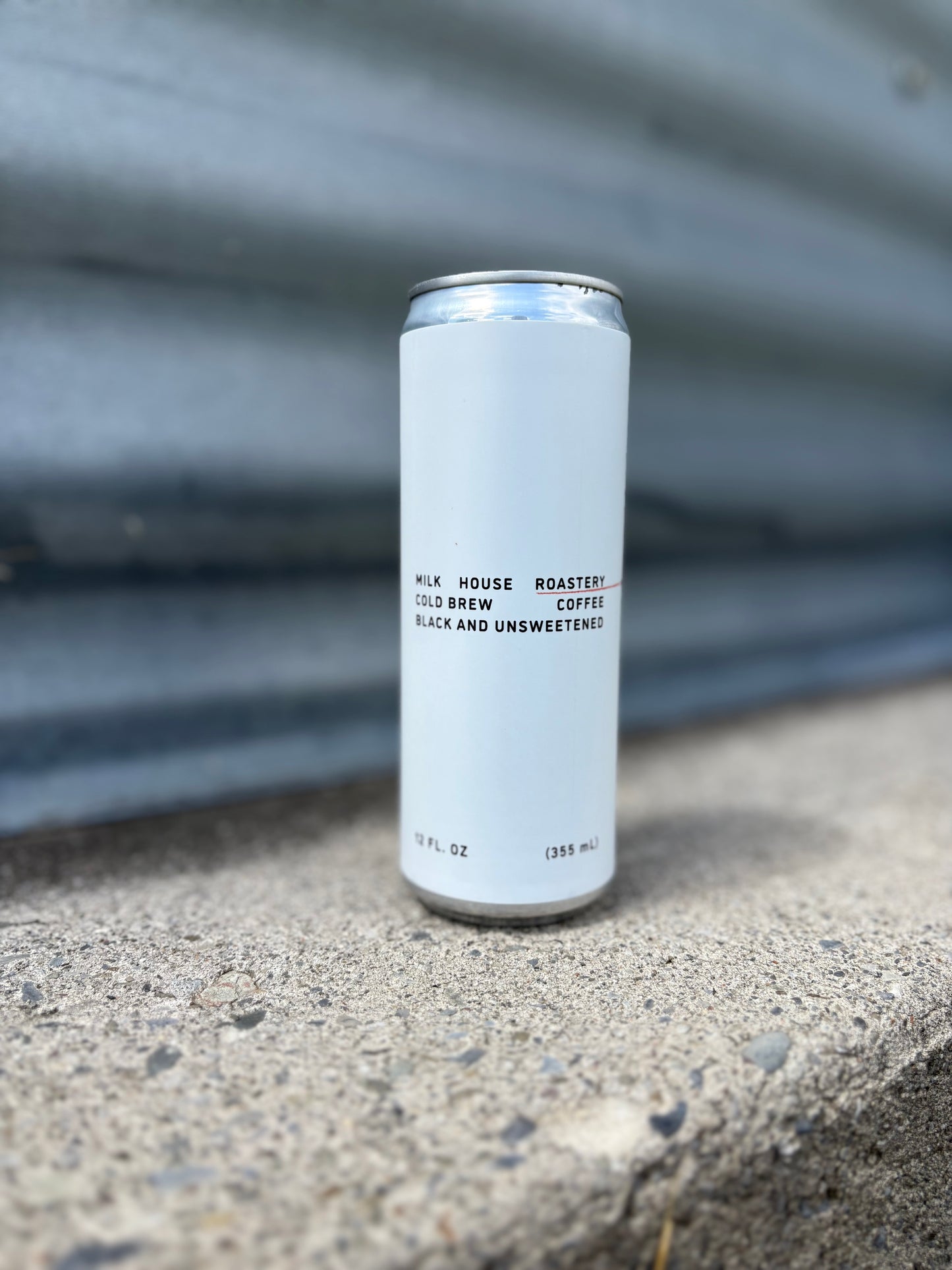 COLD BREW CAN 12 OZ black, unsweetened or oat milk and cane sugar