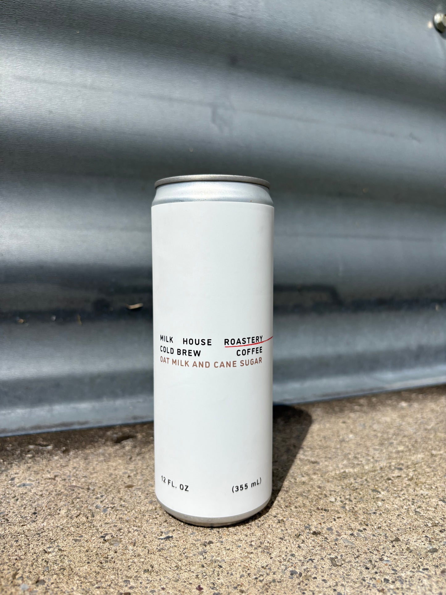 COLD BREW CAN 12 OZ black, unsweetened or oat milk and cane sugar